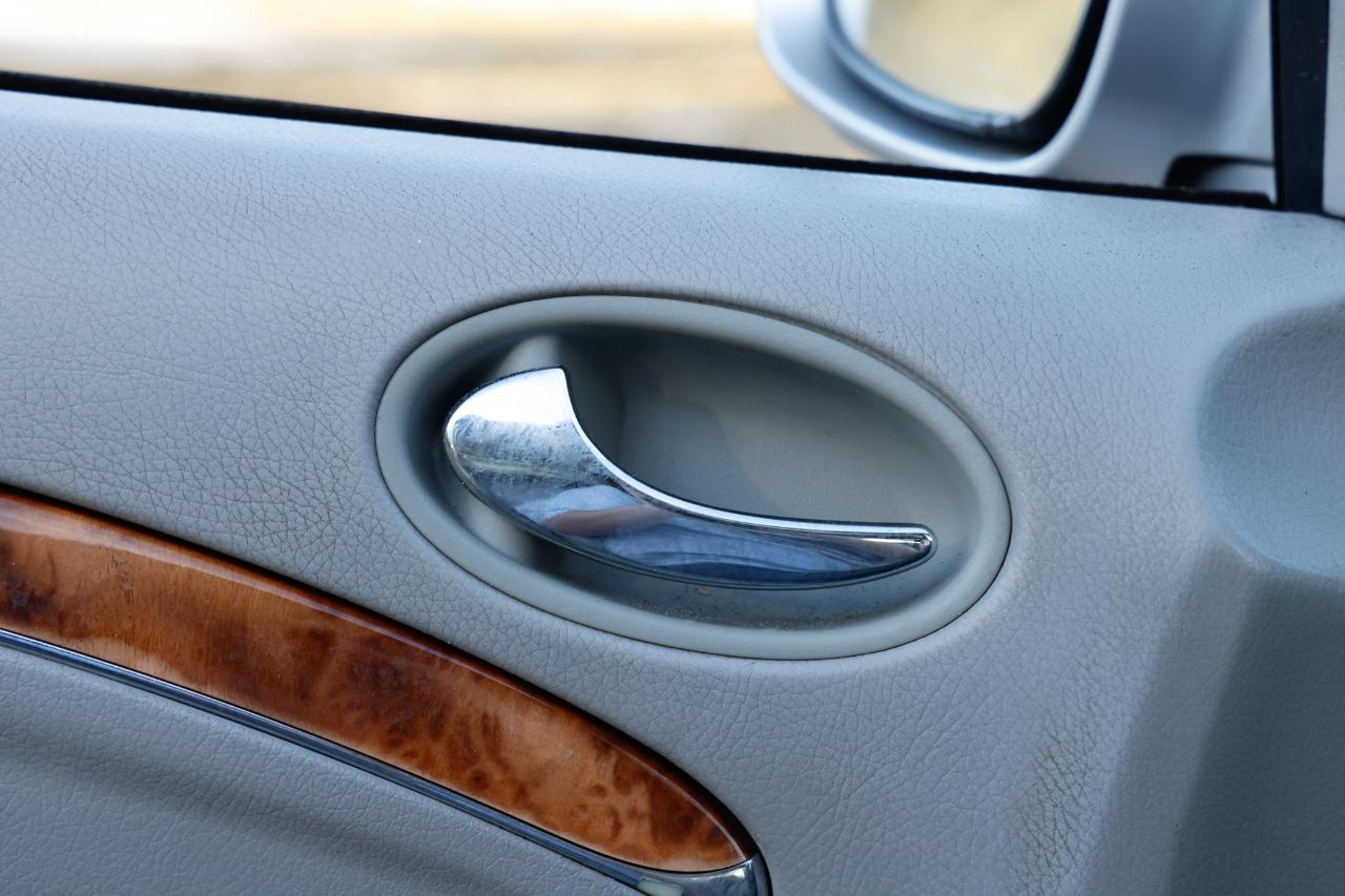 Mercedes-Benz CLK-Class  2004