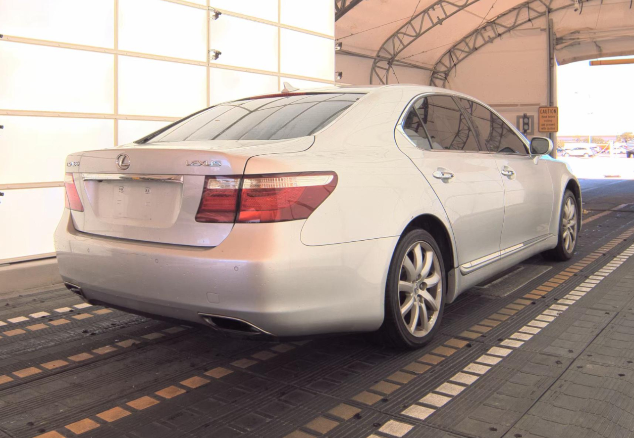 Lexus LS 460  2008