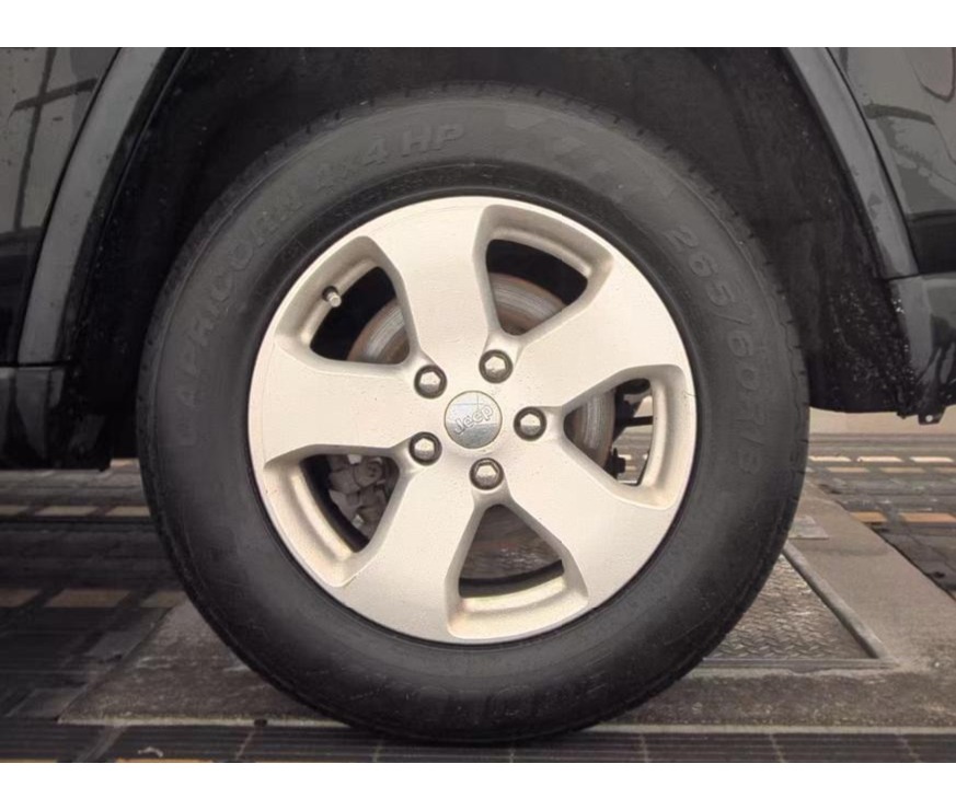 Jeep Grand Cherokee Laredo 2012