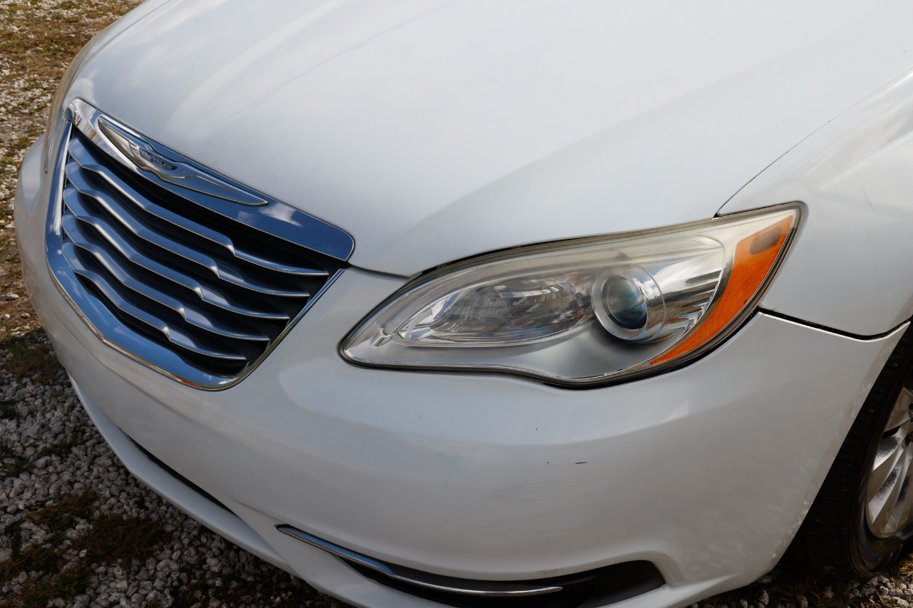 Chrysler 200 LX 2013