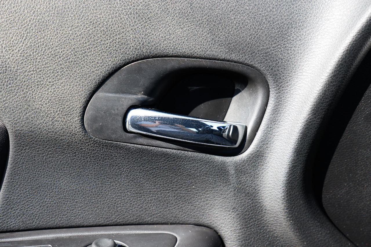 Chrysler 200 LX 2013