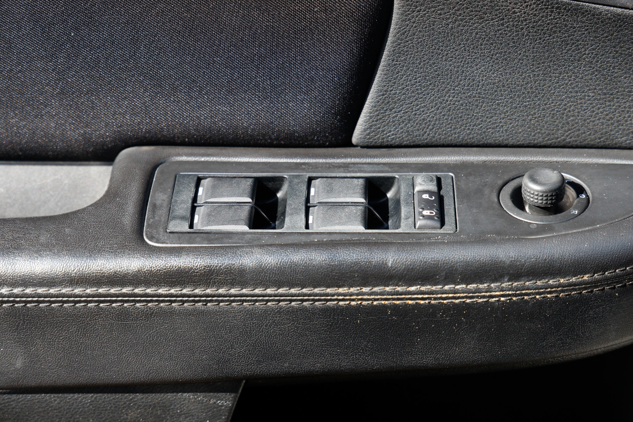 Chrysler 200 LX 2013