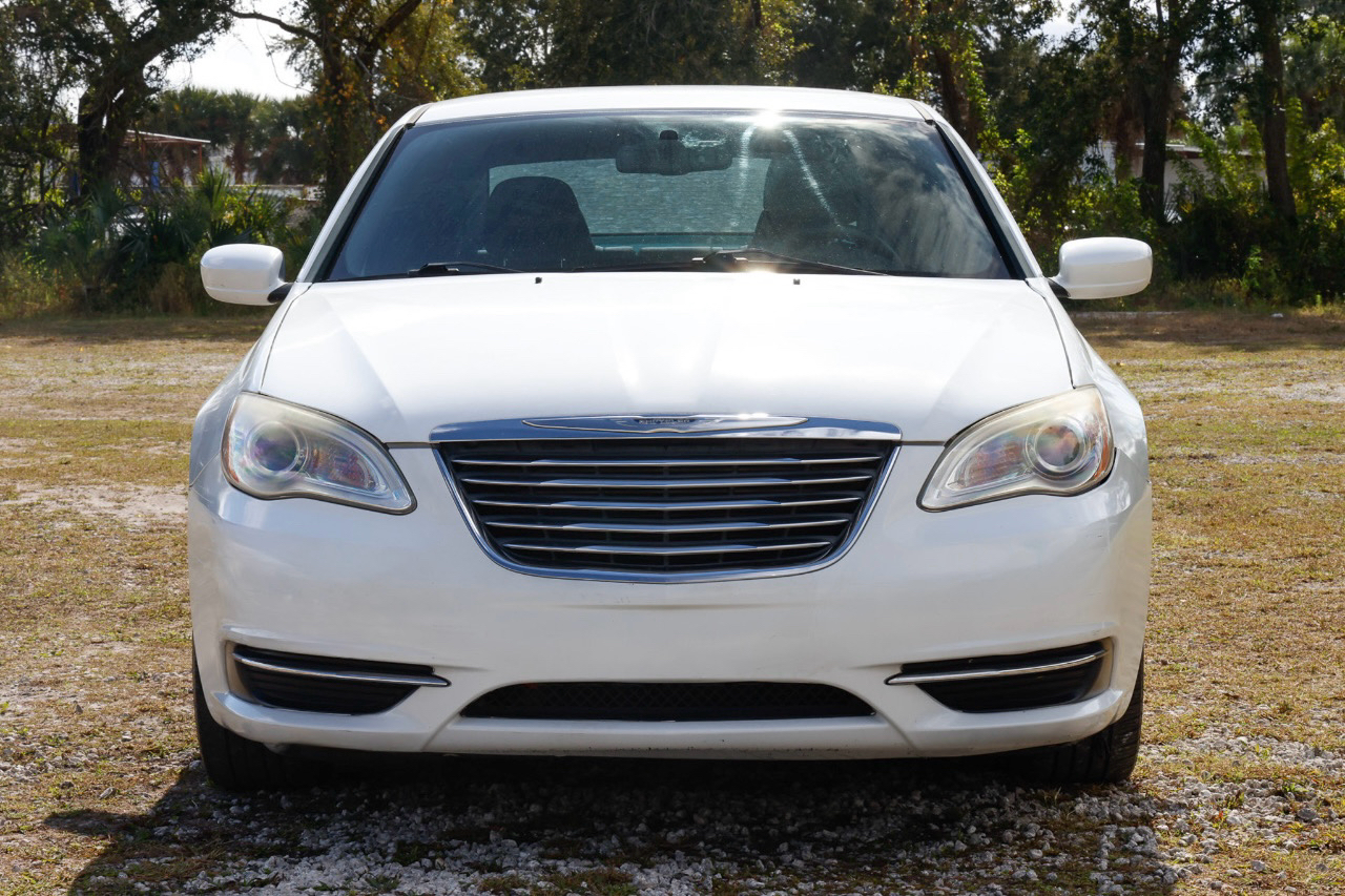 Chrysler 200 LX 2013