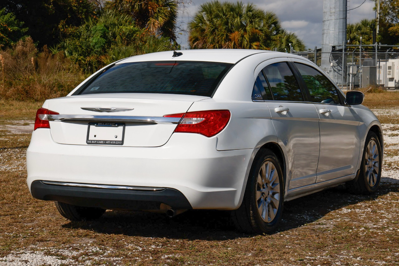Chrysler 200 LX 2013
