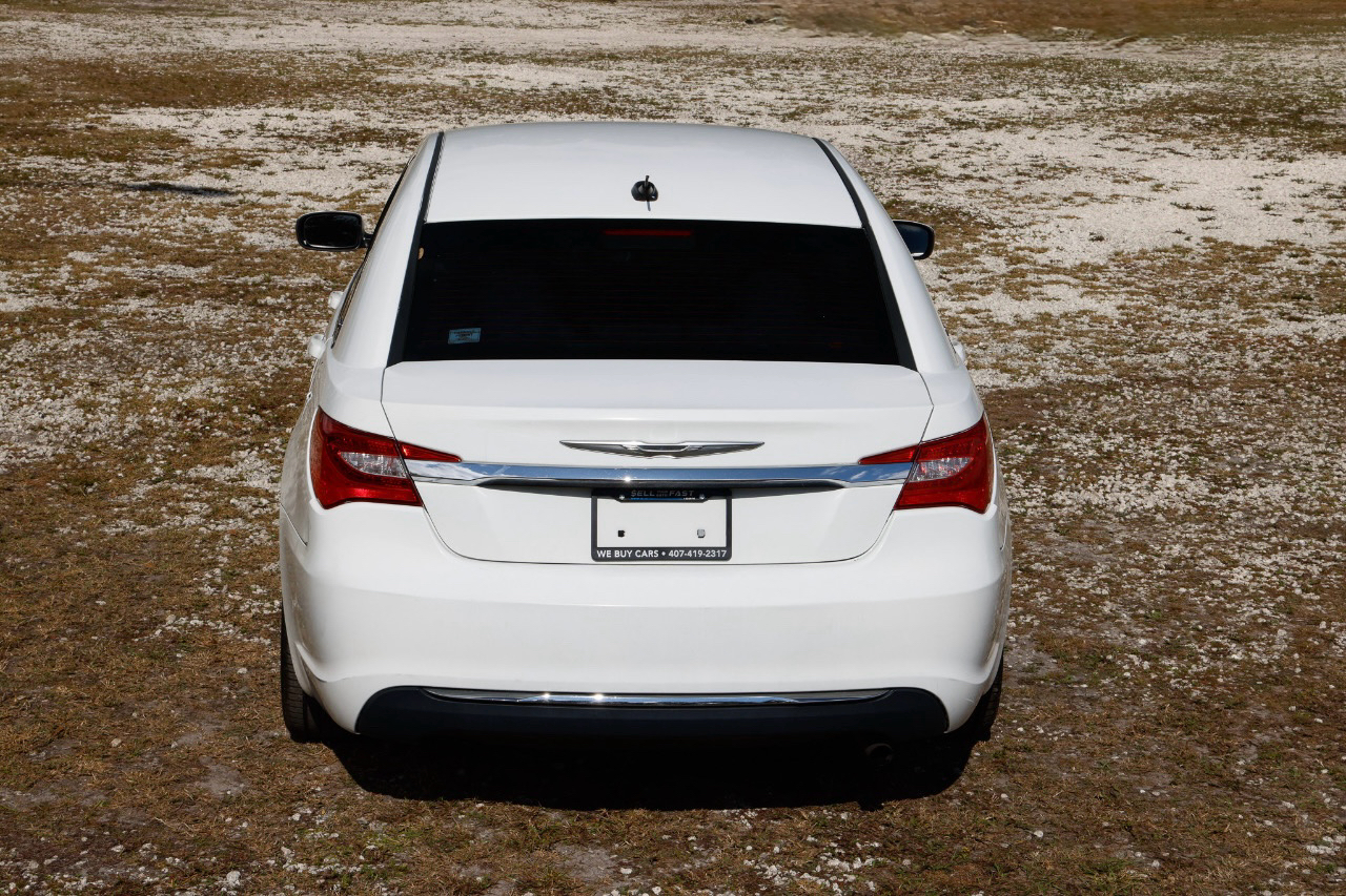Chrysler 200 LX 2013