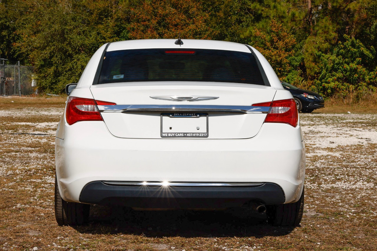 Chrysler 200 LX 2013
