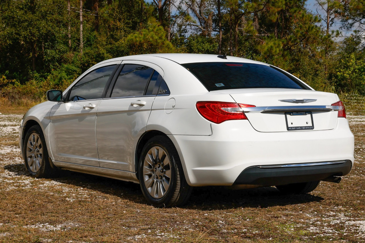 Chrysler 200 LX 2013
