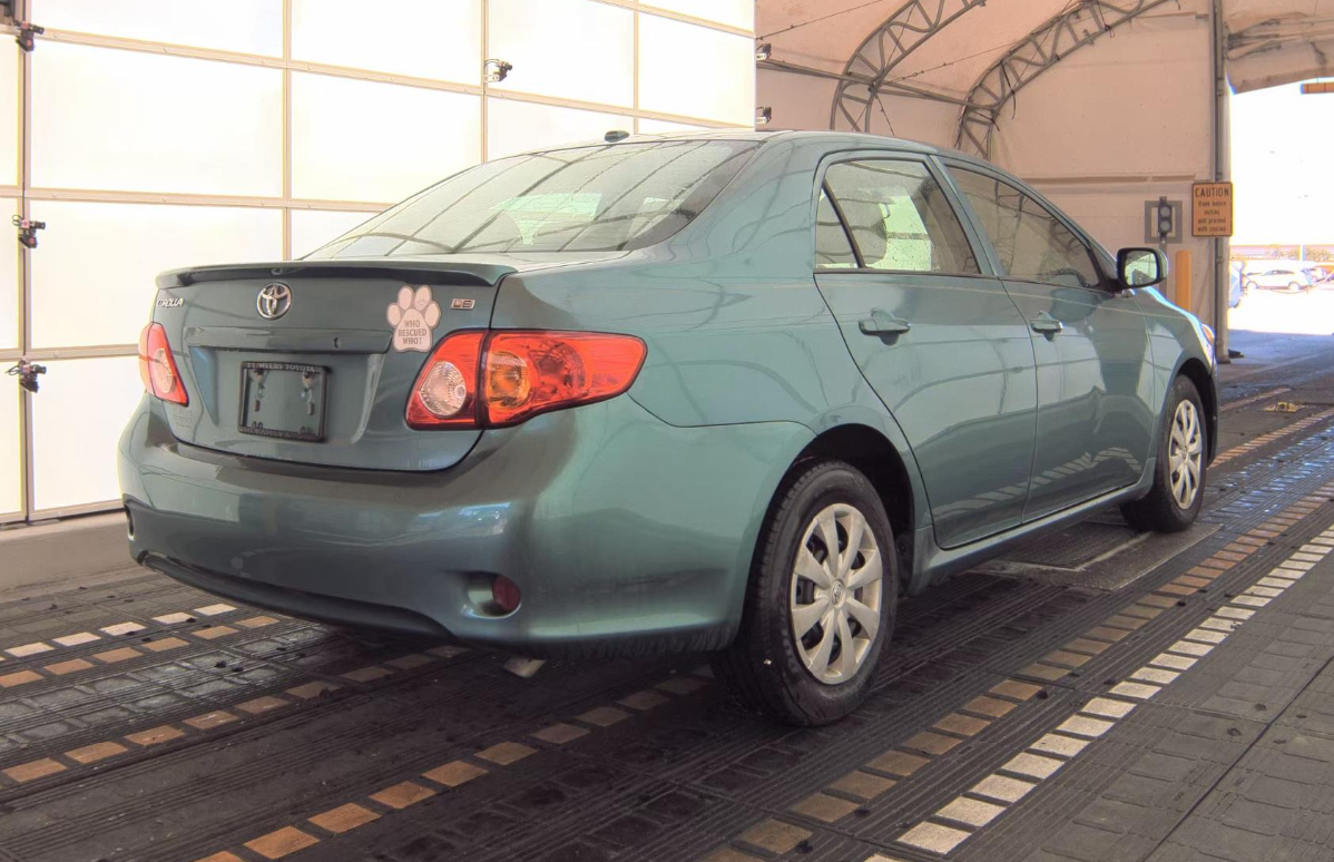 Toyota Corolla Base 2010
