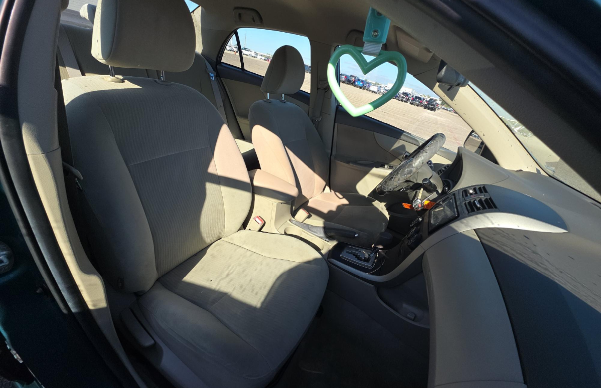 Toyota Corolla Base 2010