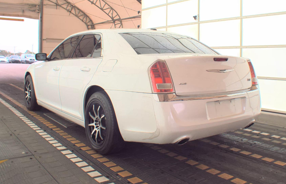 Chrysler 300  2013
