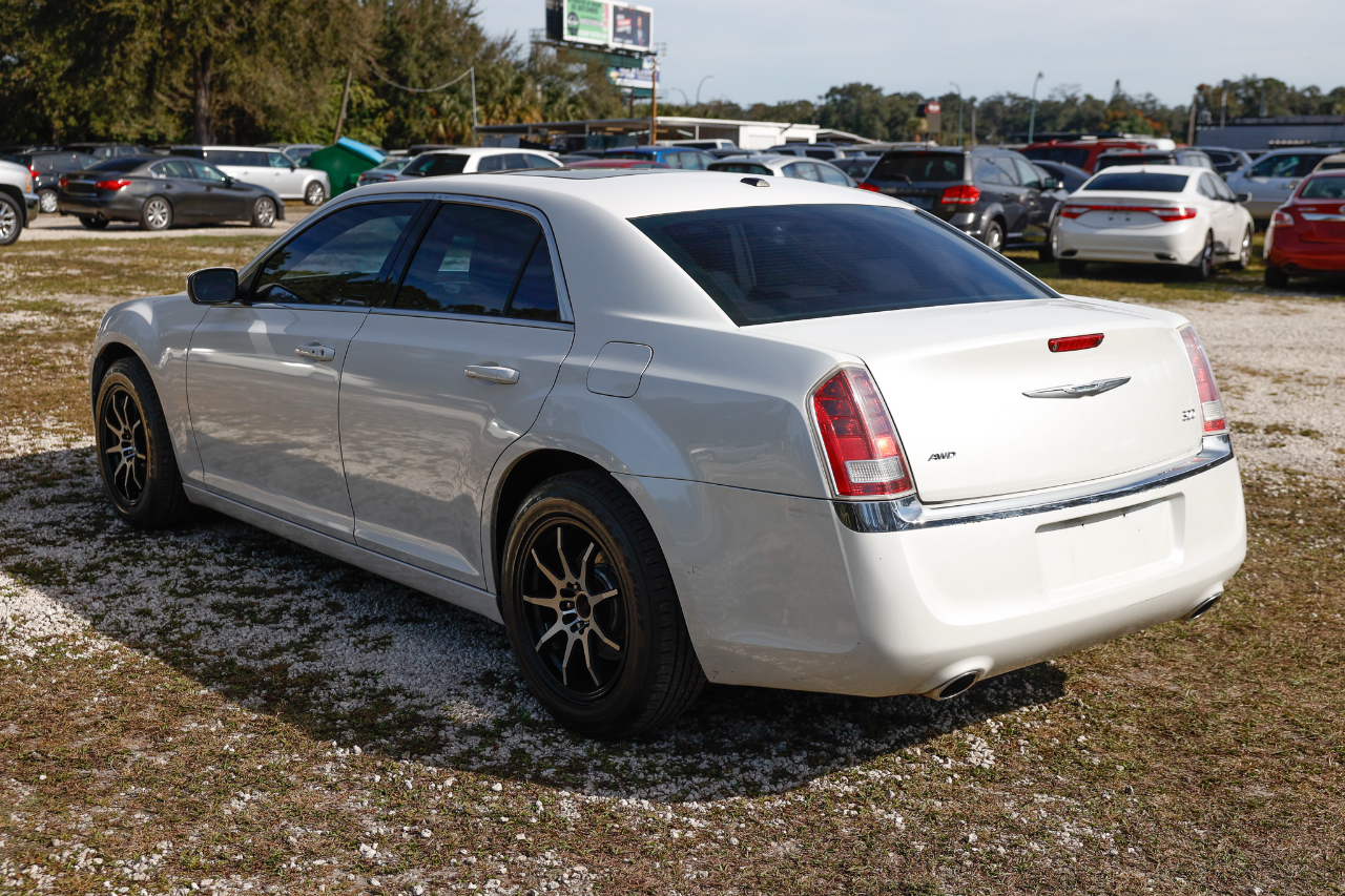 Chrysler 300  2013