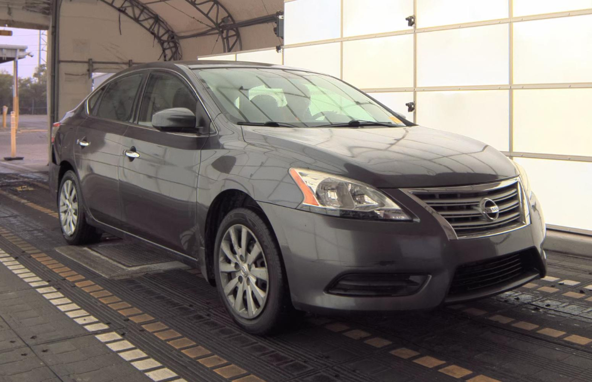 Nissan Sentra S 2014