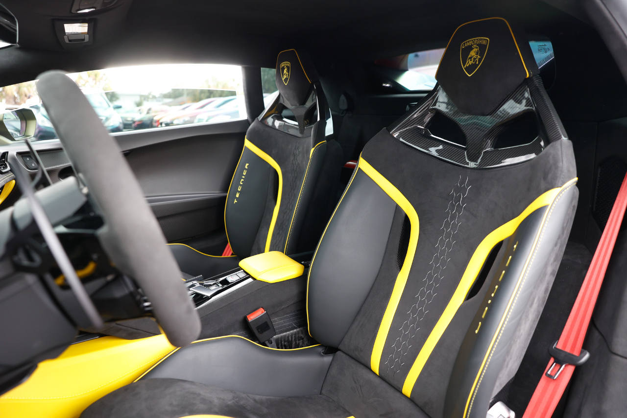 Lamborghini Huracan  2023