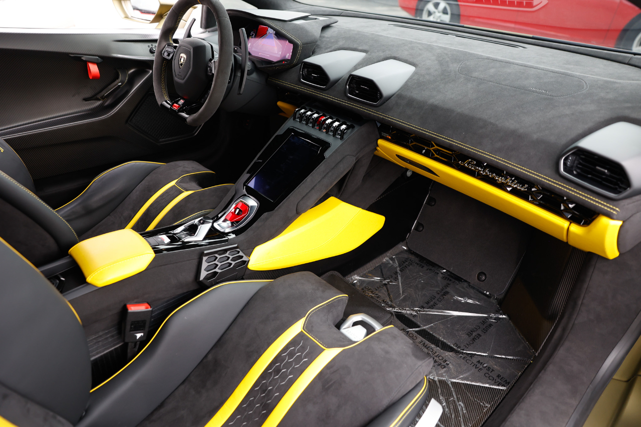 Lamborghini Huracan  2023