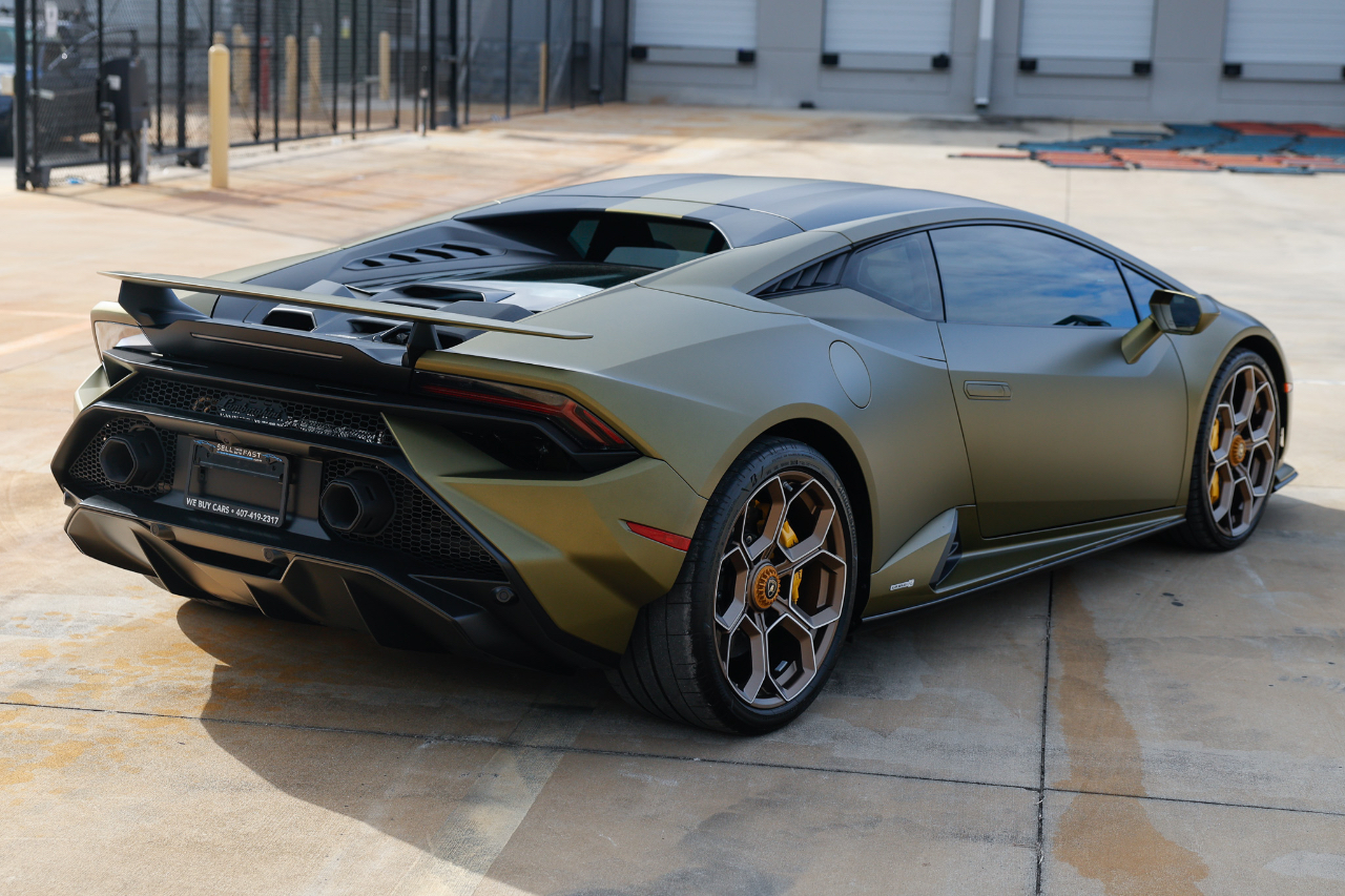 Lamborghini Huracan  2023