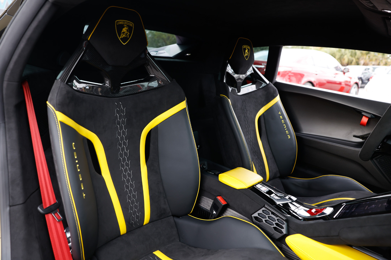 Lamborghini Huracan  2023