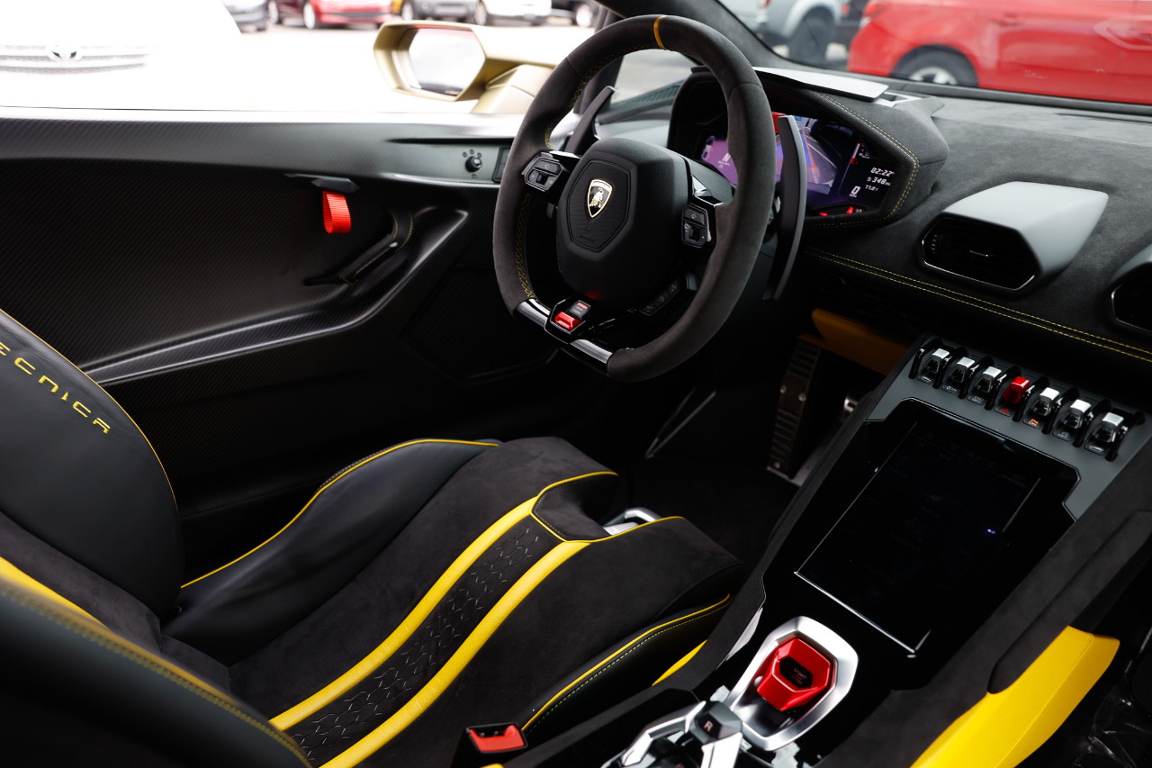 Lamborghini Huracan  2023