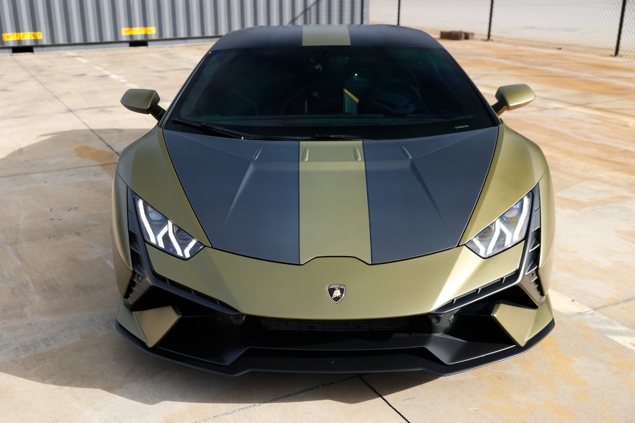 Lamborghini Huracan  2023