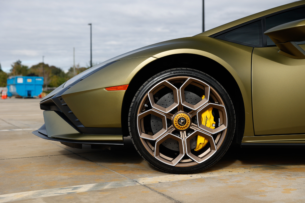 Lamborghini Huracan  2023