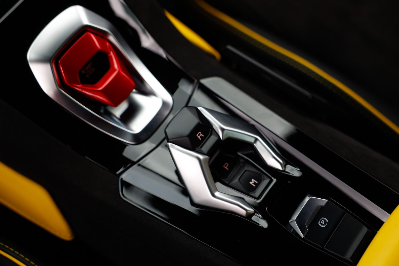 Lamborghini Huracan  2023