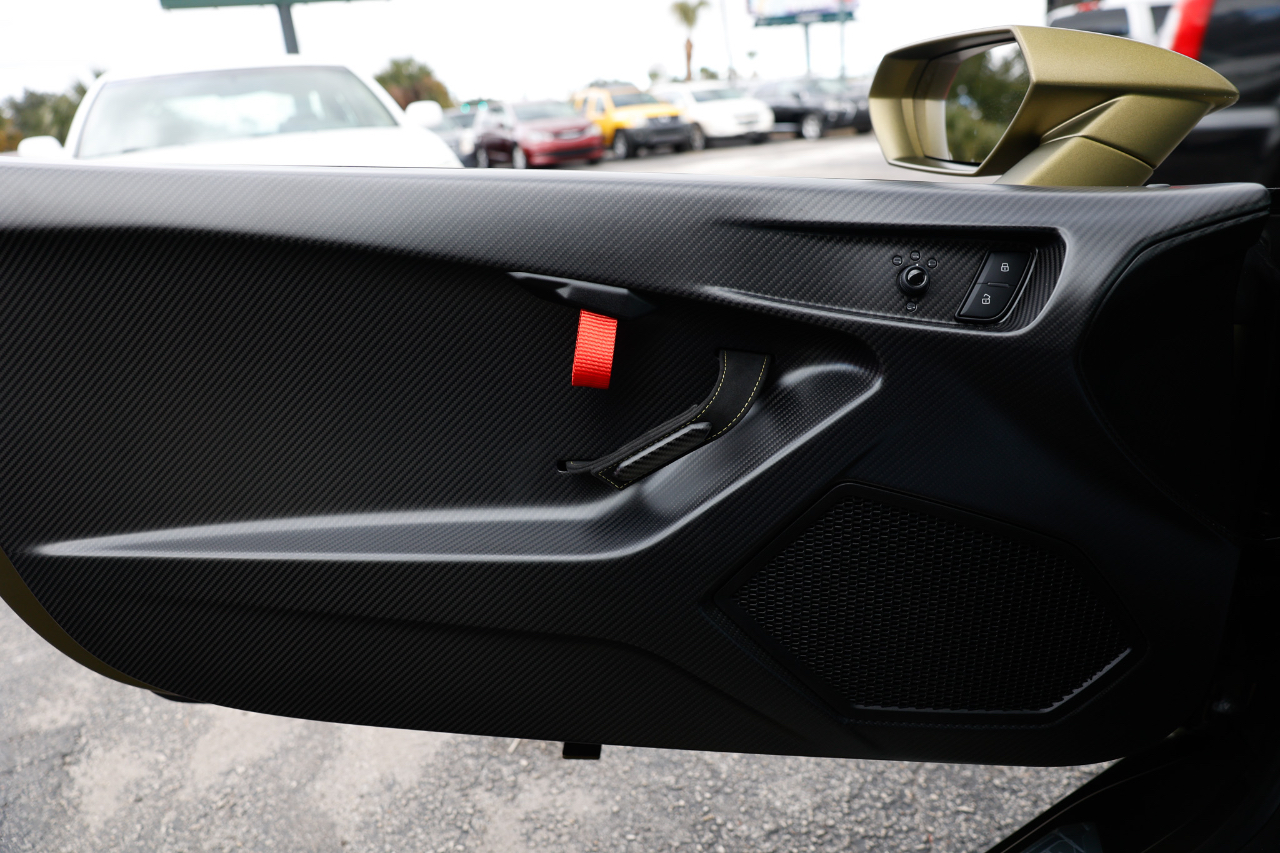 Lamborghini Huracan  2023