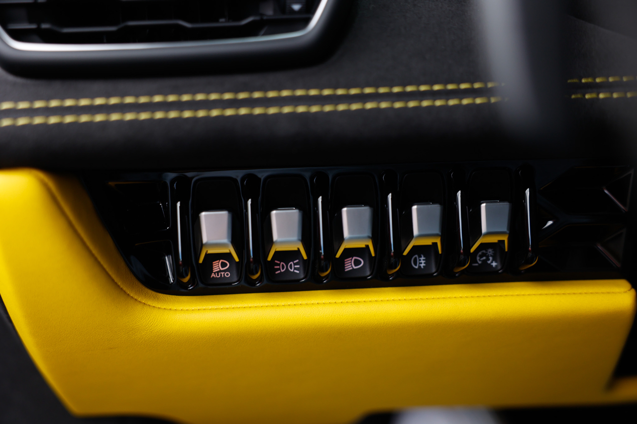 Lamborghini Huracan  2023