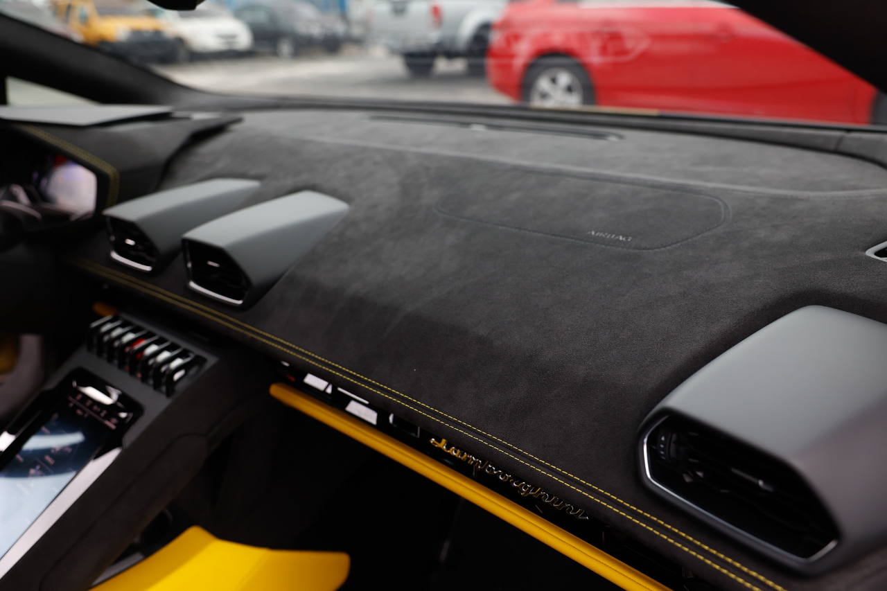 Lamborghini Huracan  2023