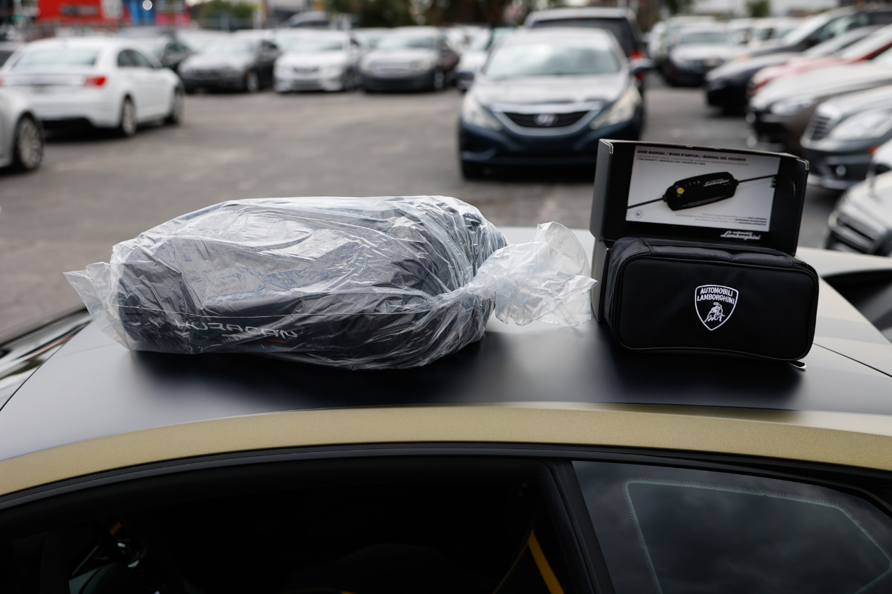 Lamborghini Huracan  2023