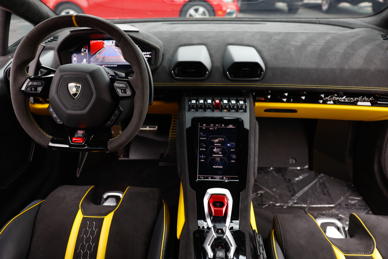 Lamborghini Huracan  2023