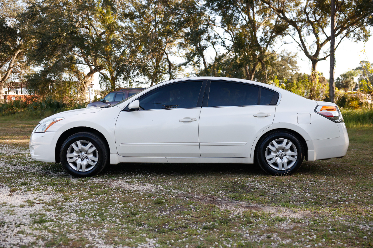 Nissan Altima  2010