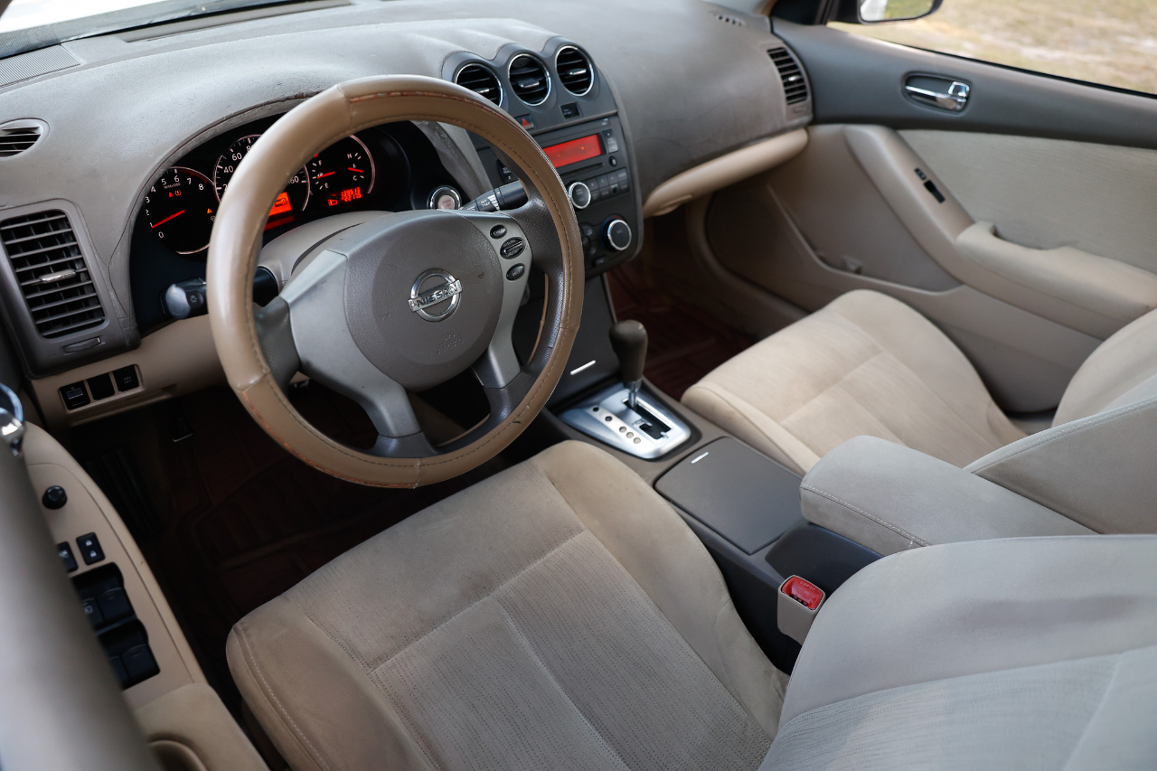 Nissan Altima  2010