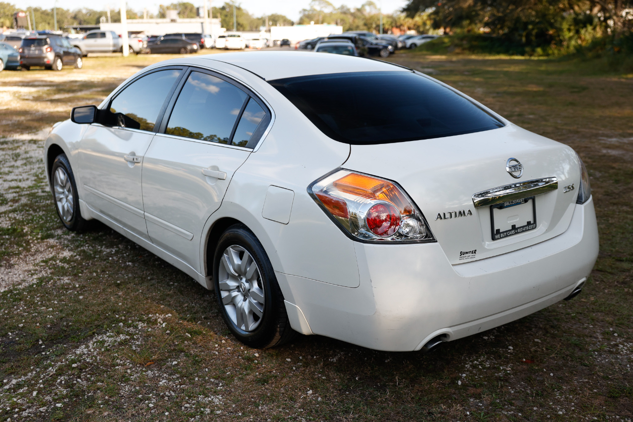 Nissan Altima  2010