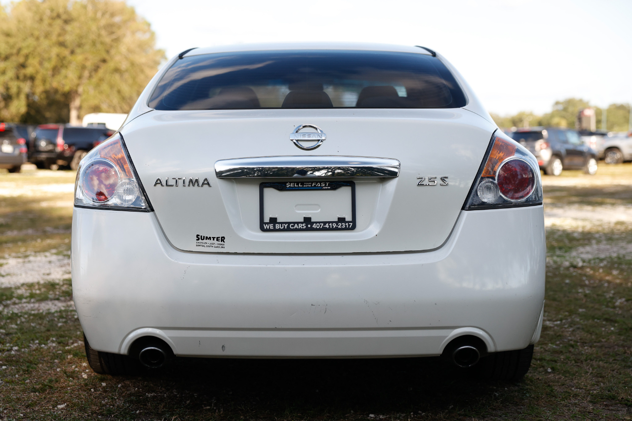 Nissan Altima  2010