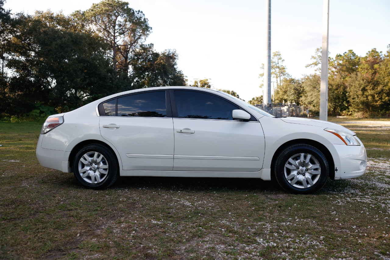 Nissan Altima  2010