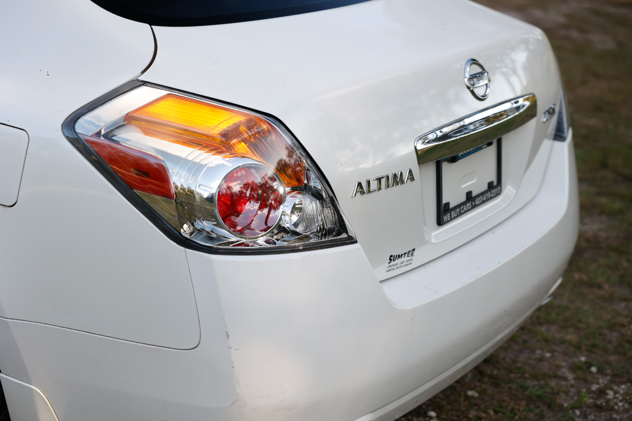 Nissan Altima  2010