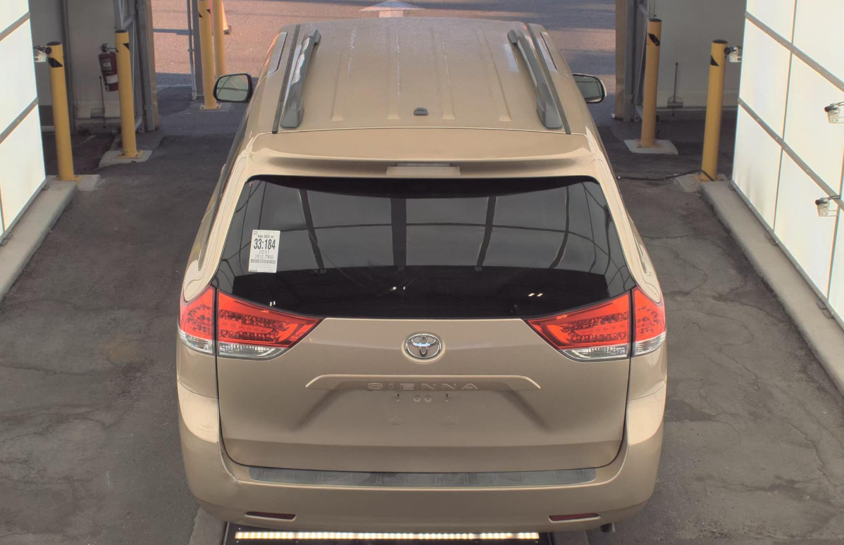 Toyota Sienna  2011