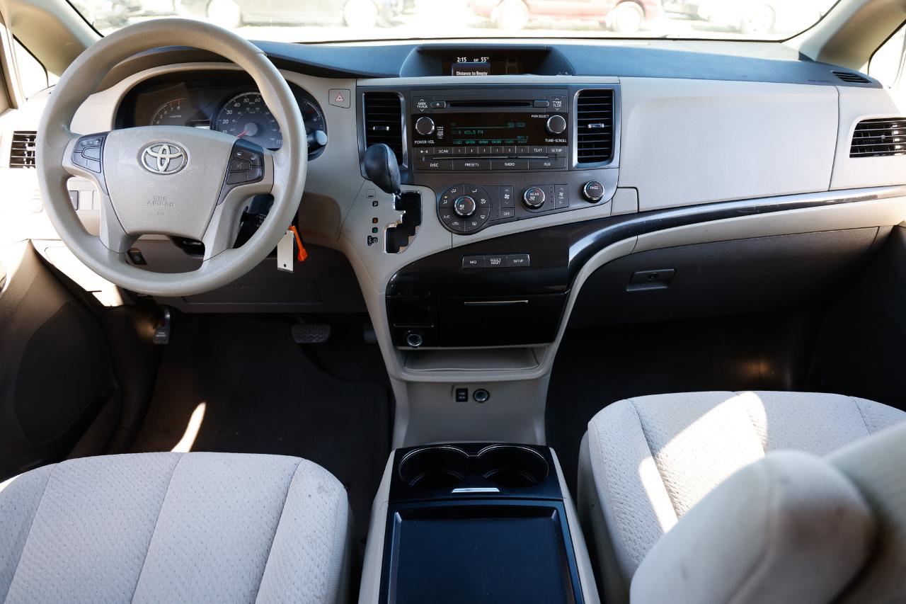 Toyota Sienna  2011