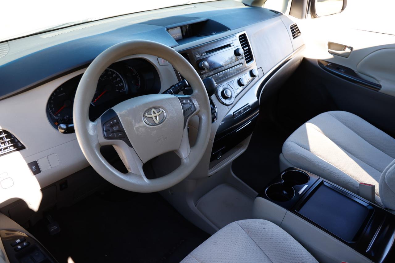 Toyota Sienna  2011