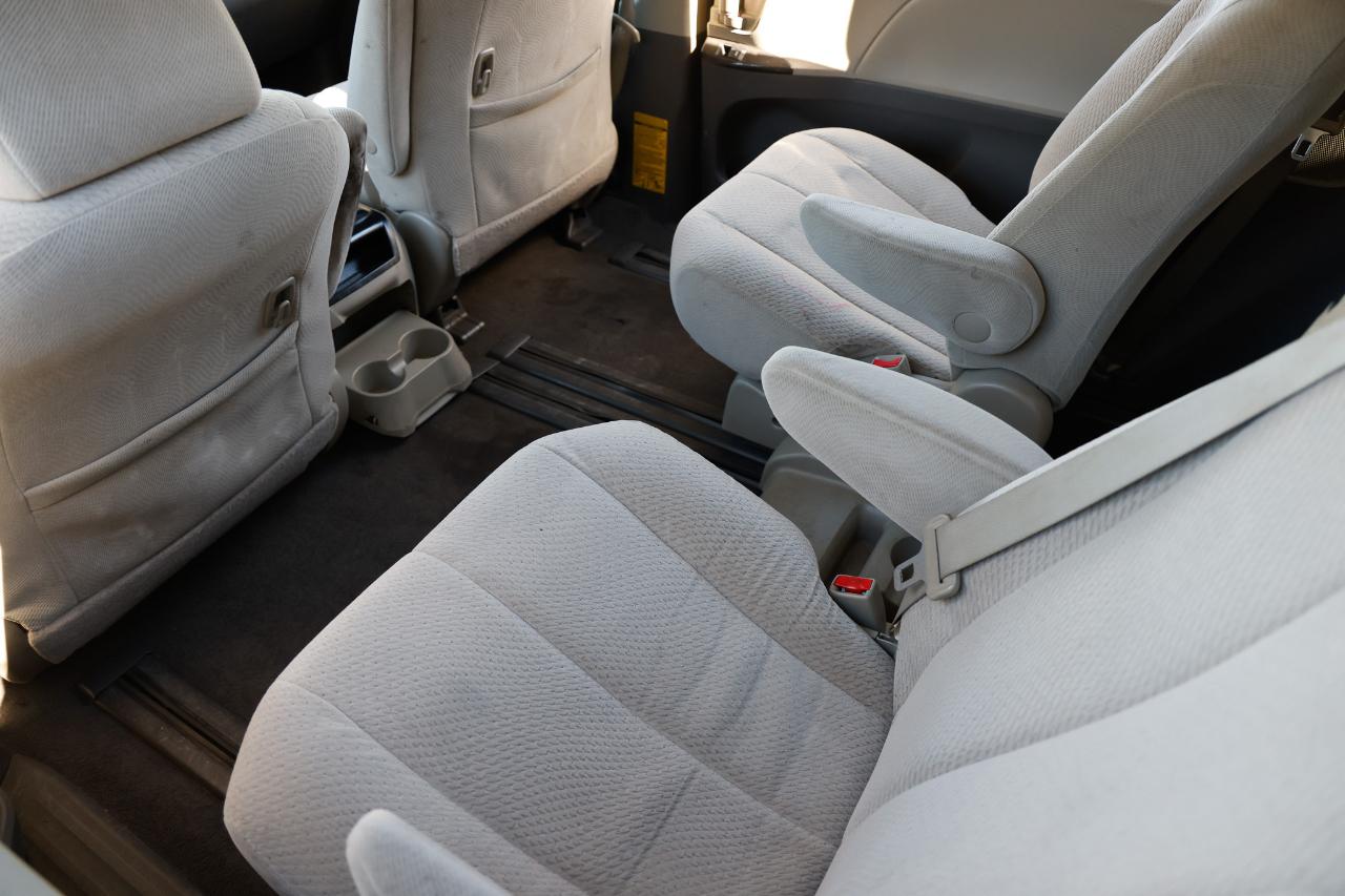 Toyota Sienna  2011