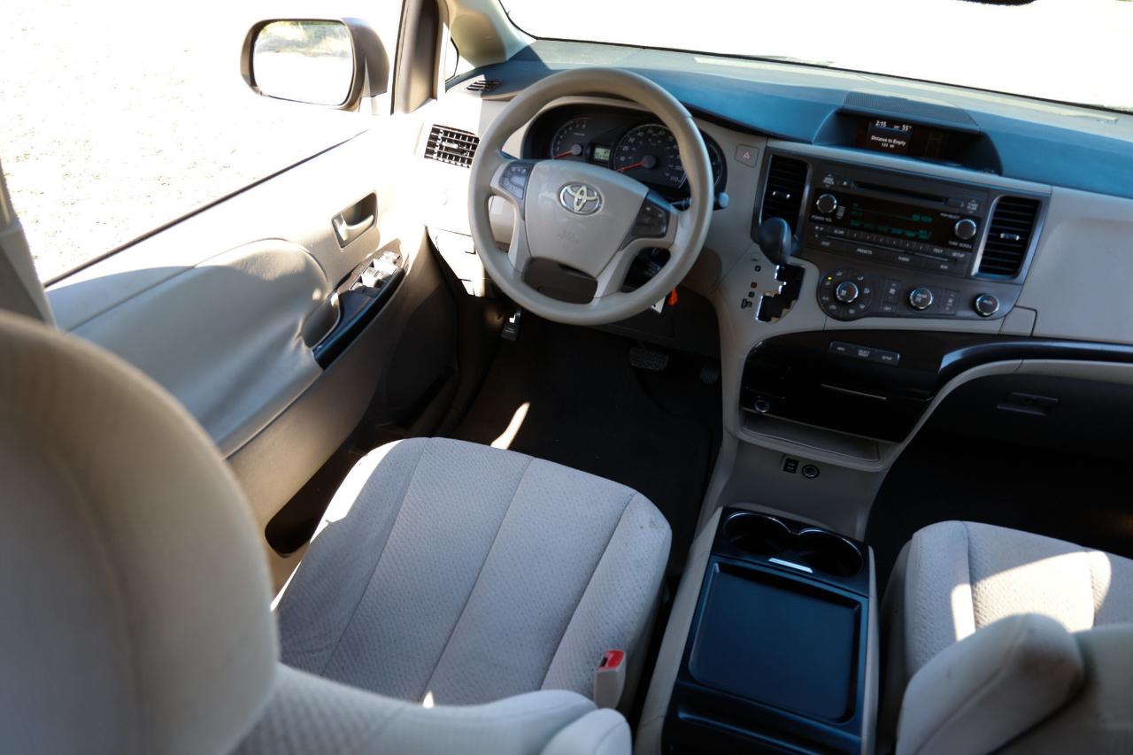 Toyota Sienna  2011