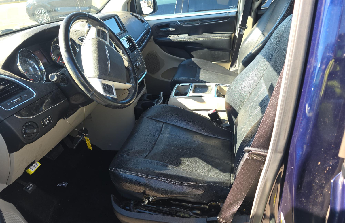 Chrysler Town & Country  2014