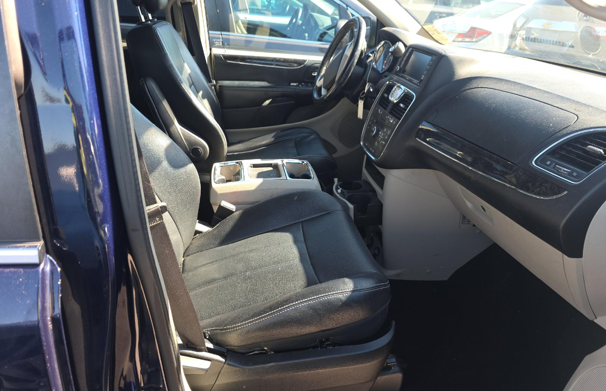 Chrysler Town & Country  2014