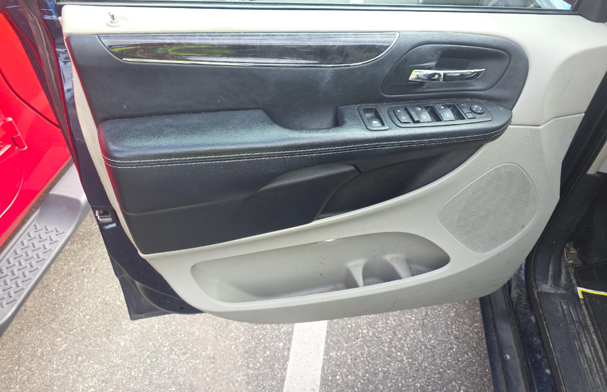 Chrysler Town & Country  2014