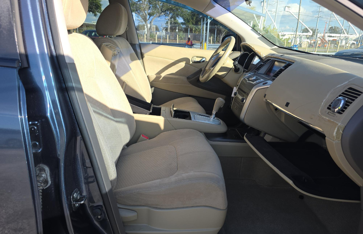 Nissan Murano S 2011