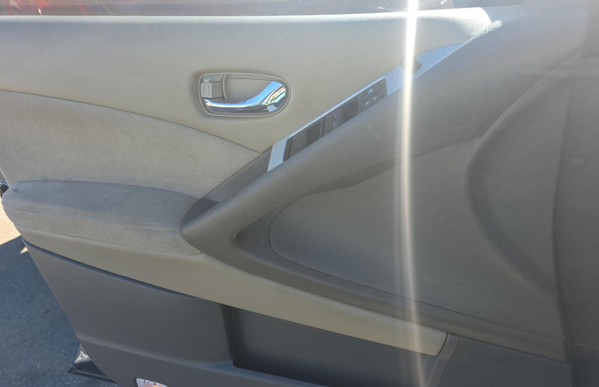 Nissan Murano S 2011