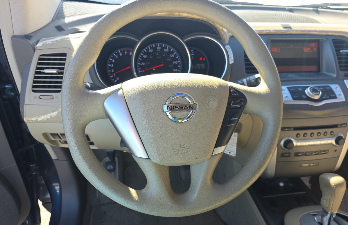 Nissan Murano S 2011