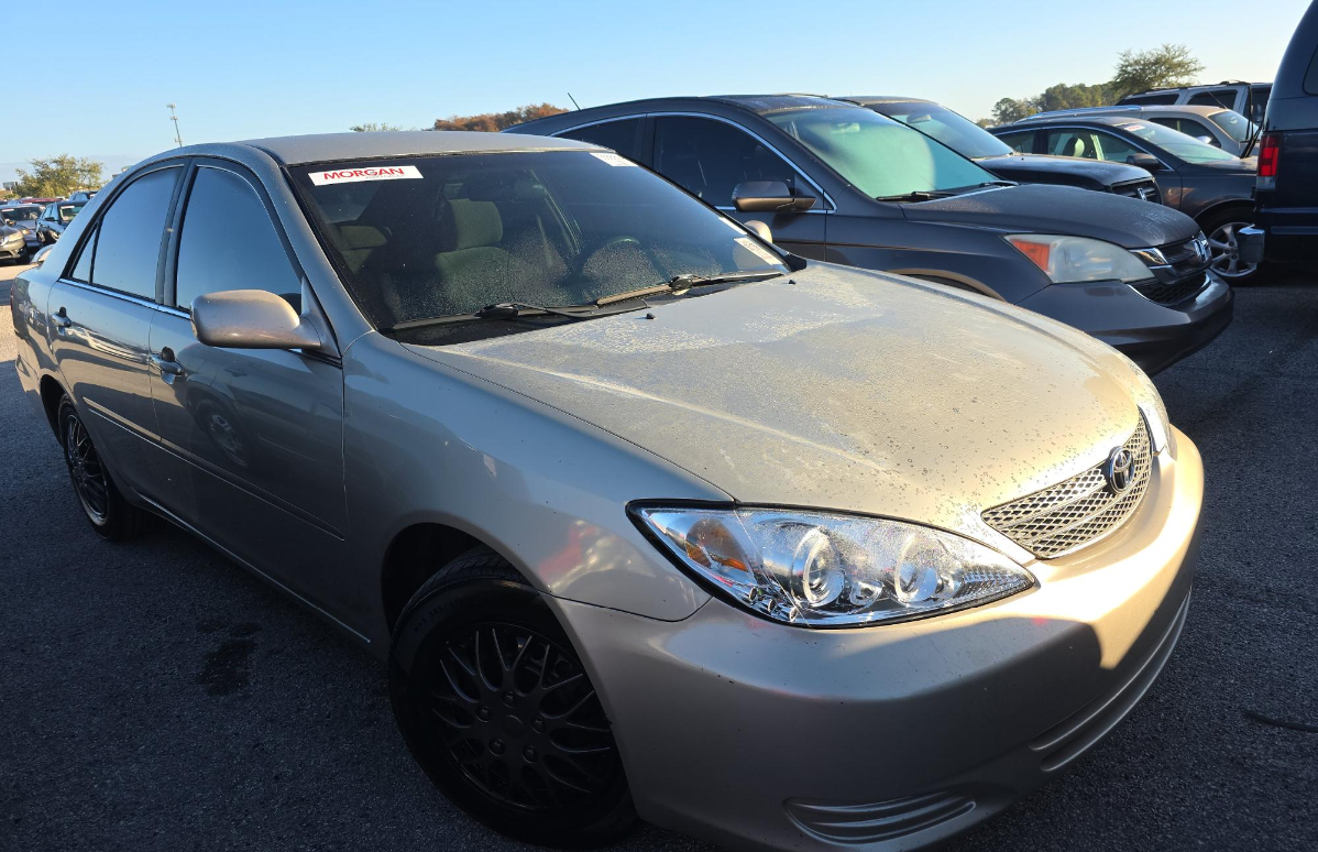 Toyota Camry LE 2004