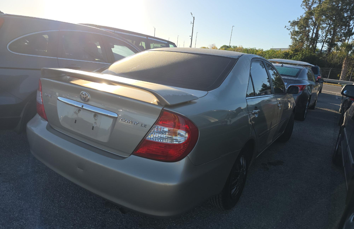 Toyota Camry LE 2004