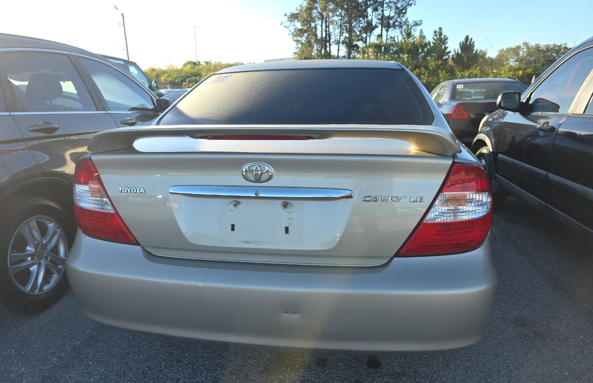 Toyota Camry LE 2004