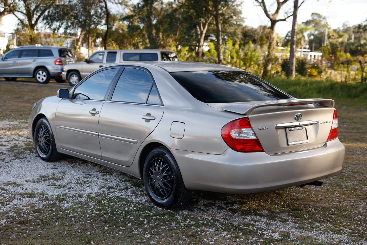 Toyota Camry  2004